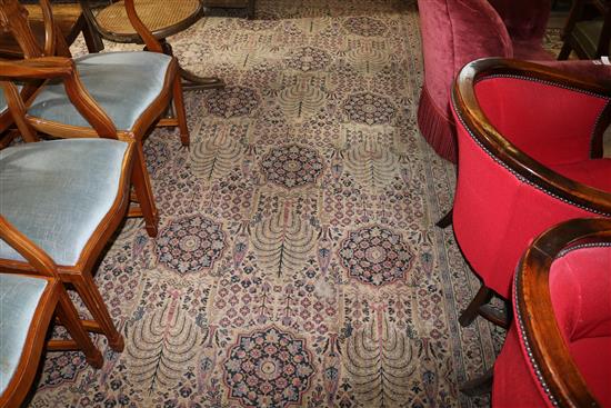 Large patterned carpet